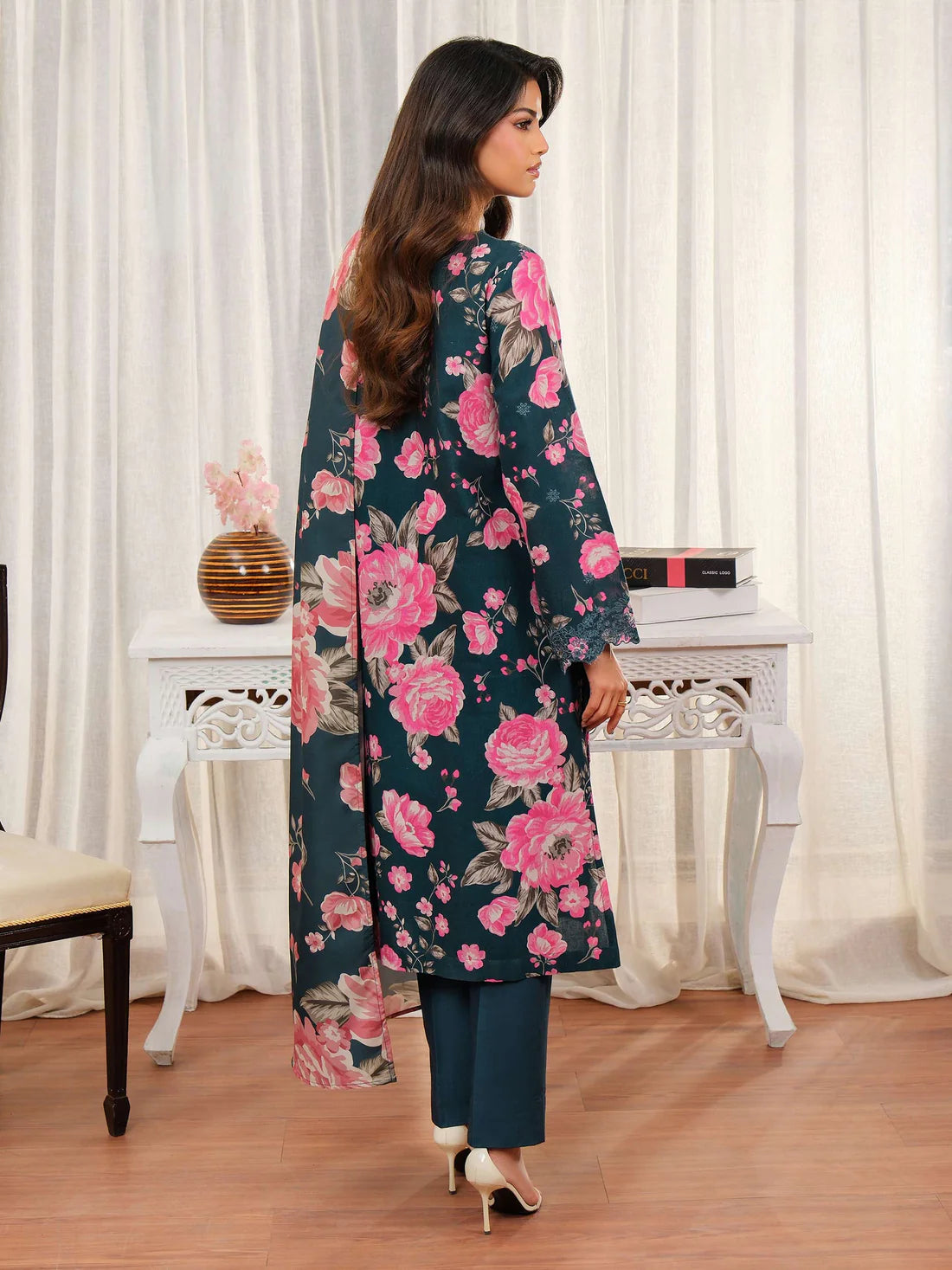 3 Piece Khaddar Suit-Embroidered (Unstitched)